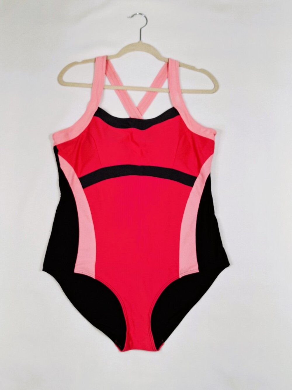 Athletic Works Womens One-Piece Swimsuit Plus 2X Fully Lined Slimming Color-Bloc